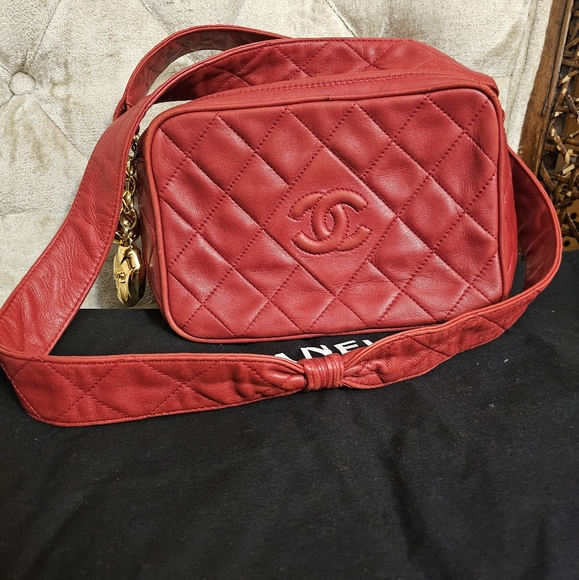 (SOLD)Rare Authentic Vintage Chanel red camera bag with charms. - Picture 3 of 16